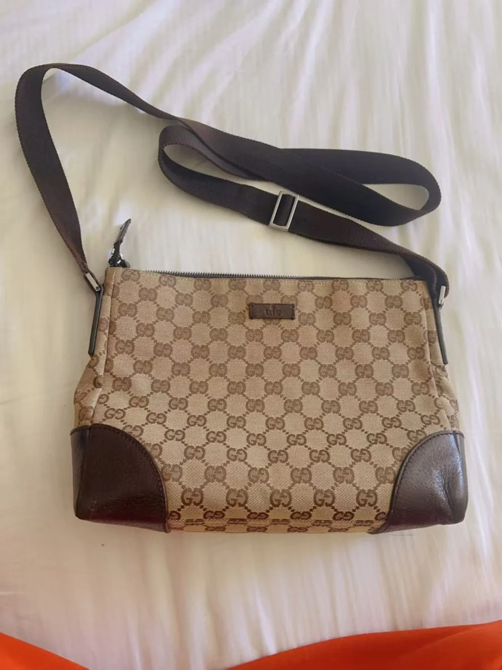 Gucci Shoulder Bag Joy Messenger in Brown/Beige Monogrammed Canvas crossbody bag